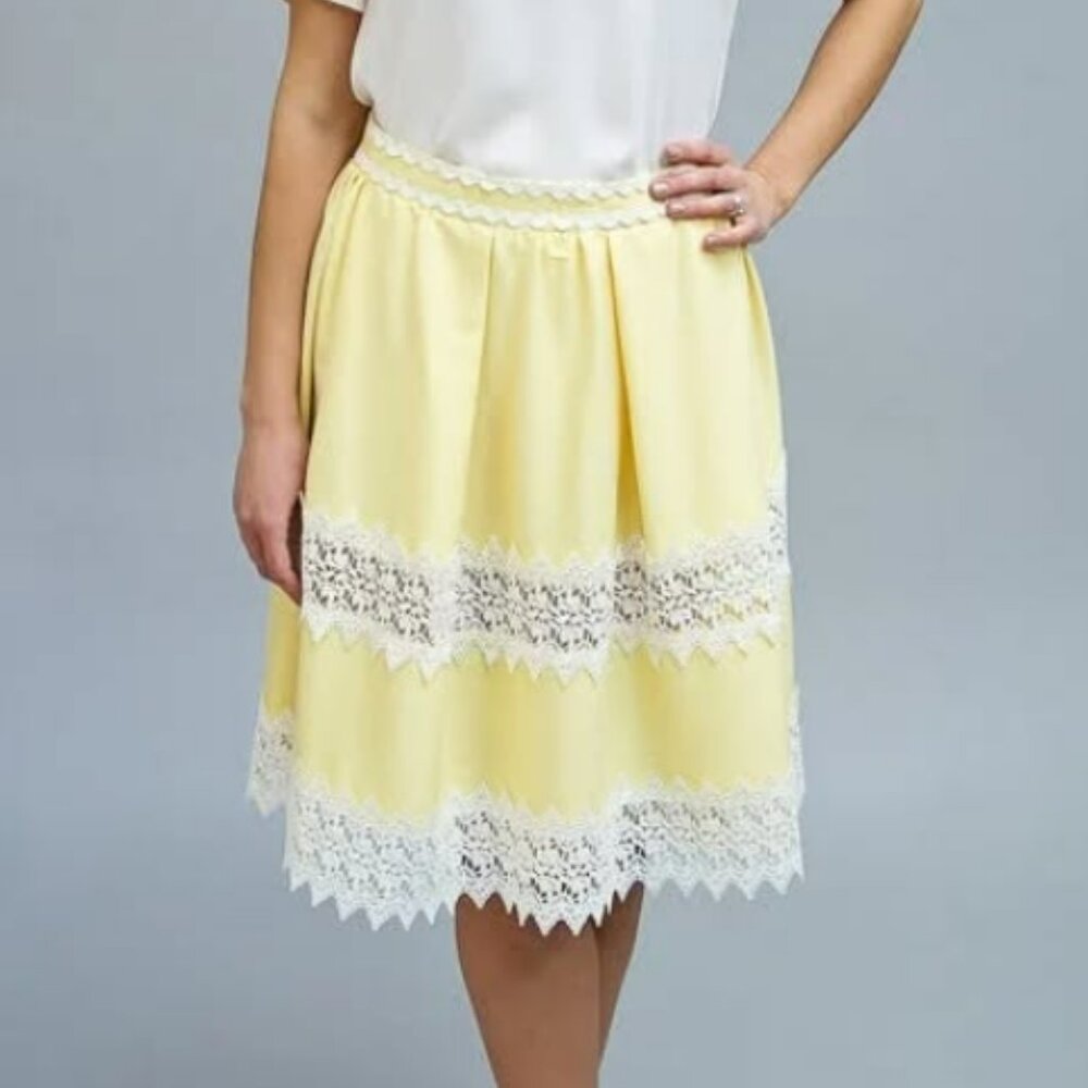 English Factory yellow lace pleated skirt Size Small NWOT